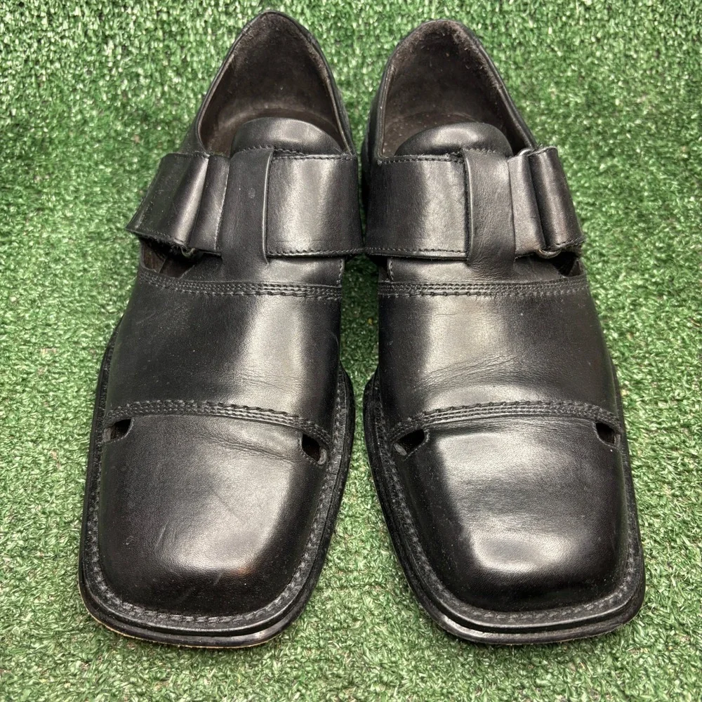 Kenneth Cole New York item you